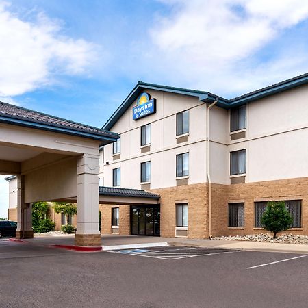 Days Inn & Suites By Wyndham Denver International Airport Zewnętrze zdjęcie