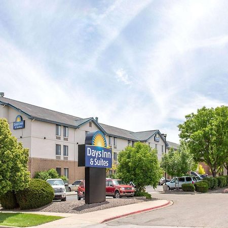 Days Inn & Suites By Wyndham Denver International Airport Zewnętrze zdjęcie