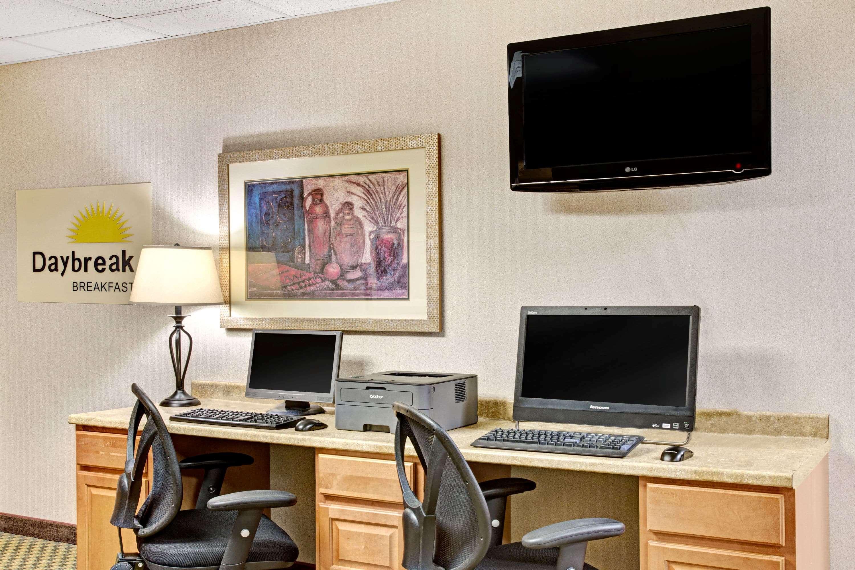 Days Inn & Suites By Wyndham Denver International Airport Zewnętrze zdjęcie