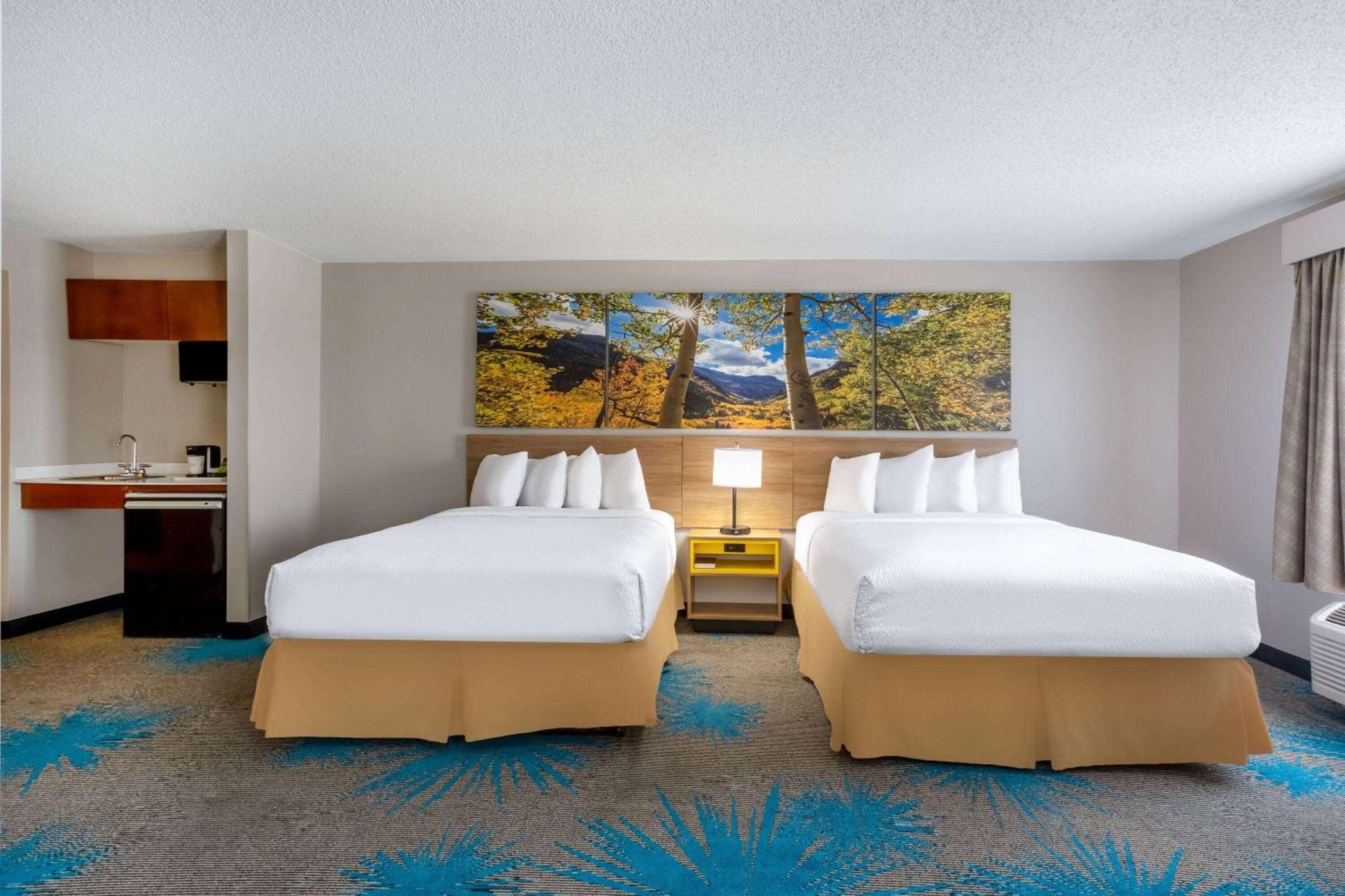 Days Inn & Suites By Wyndham Denver International Airport Zewnętrze zdjęcie