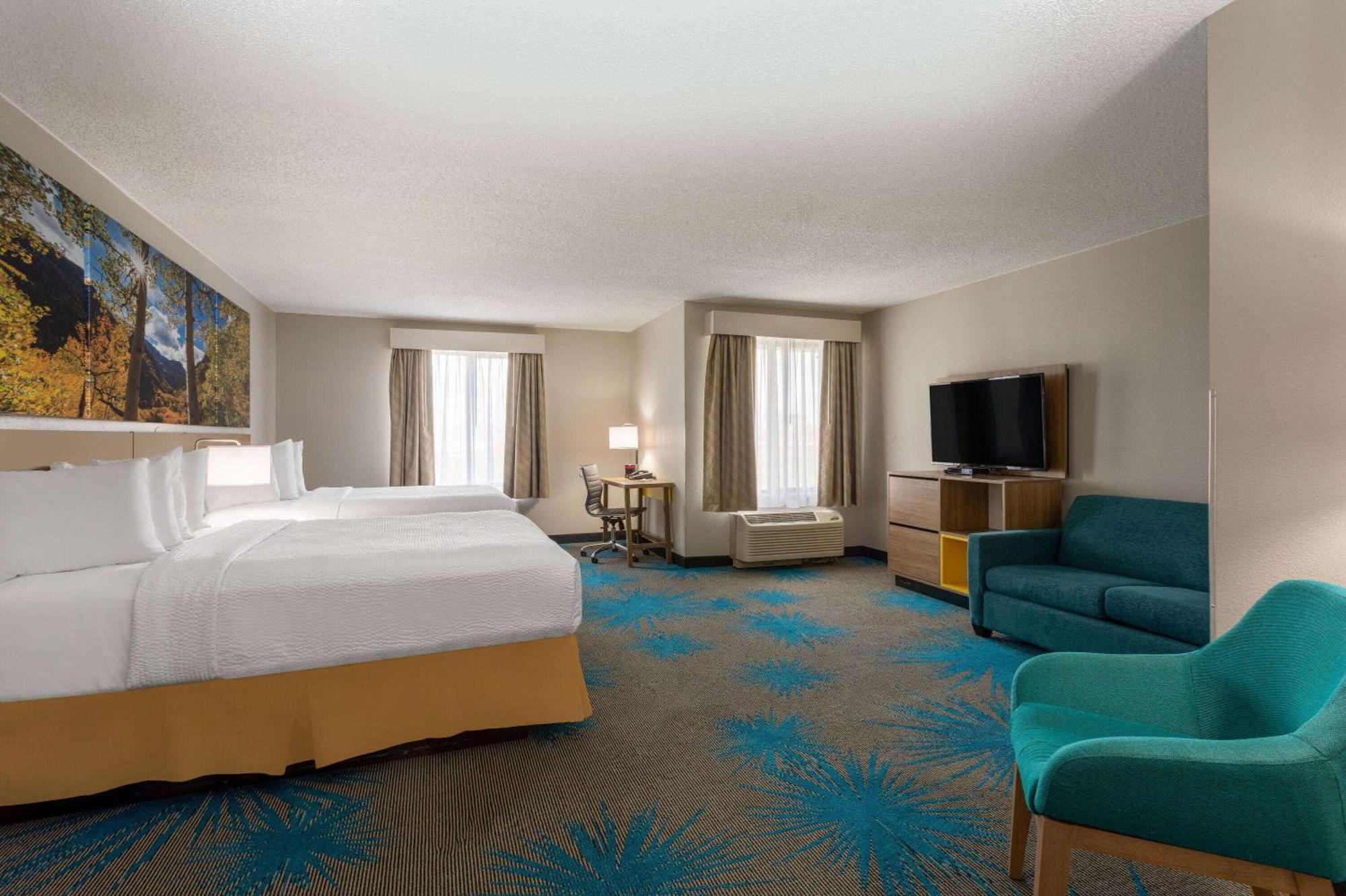 Days Inn & Suites By Wyndham Denver International Airport Zewnętrze zdjęcie