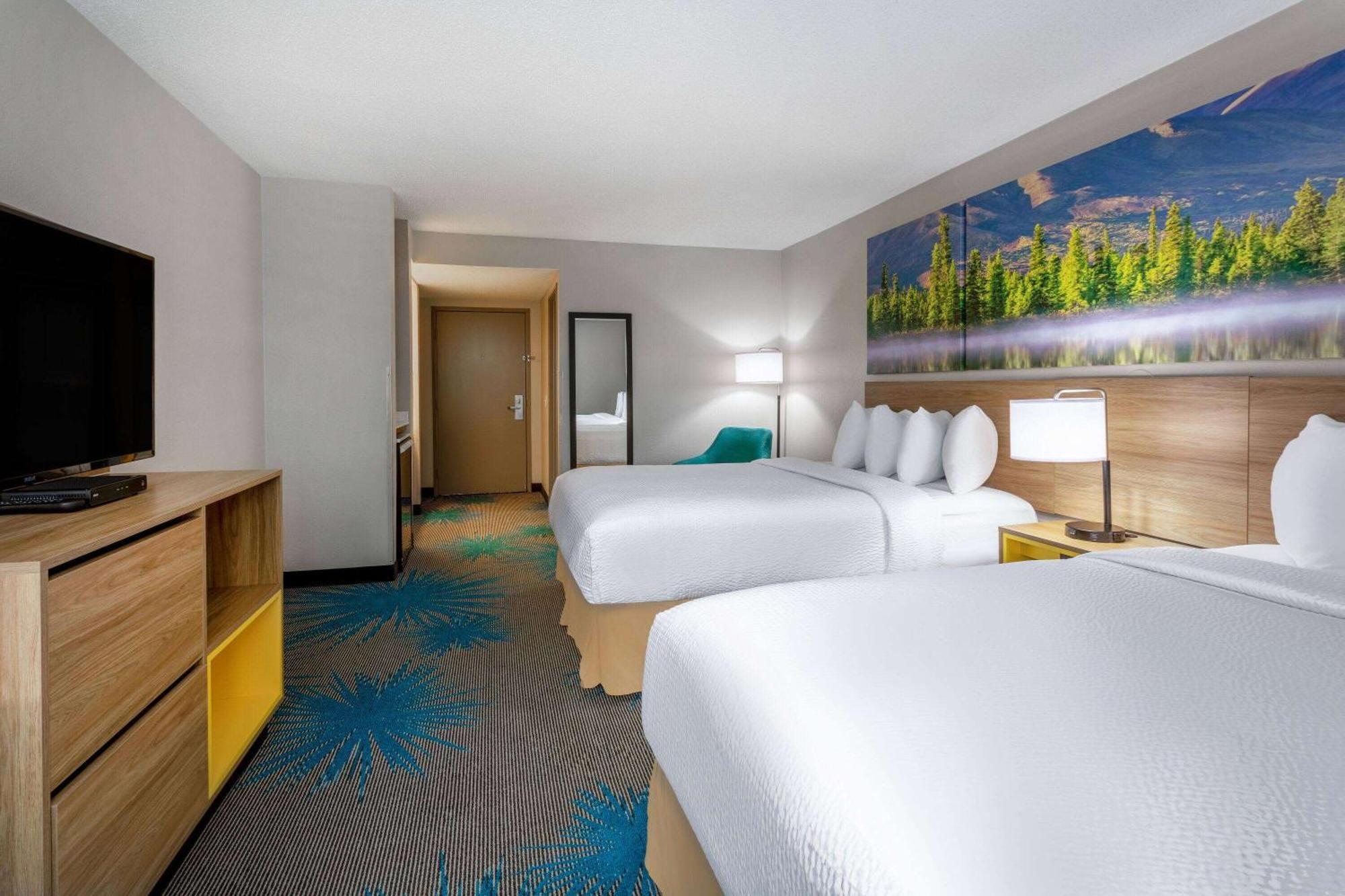 Days Inn & Suites By Wyndham Denver International Airport Zewnętrze zdjęcie