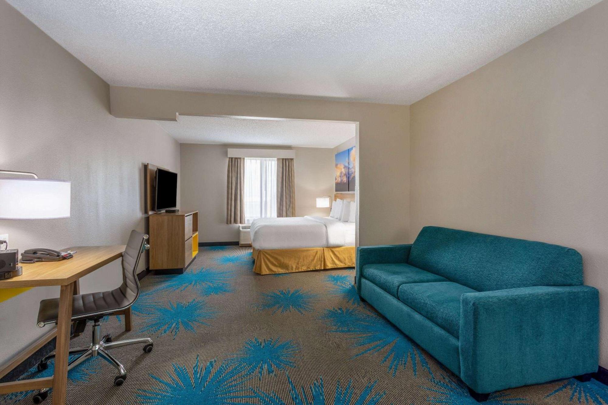 Days Inn & Suites By Wyndham Denver International Airport Zewnętrze zdjęcie