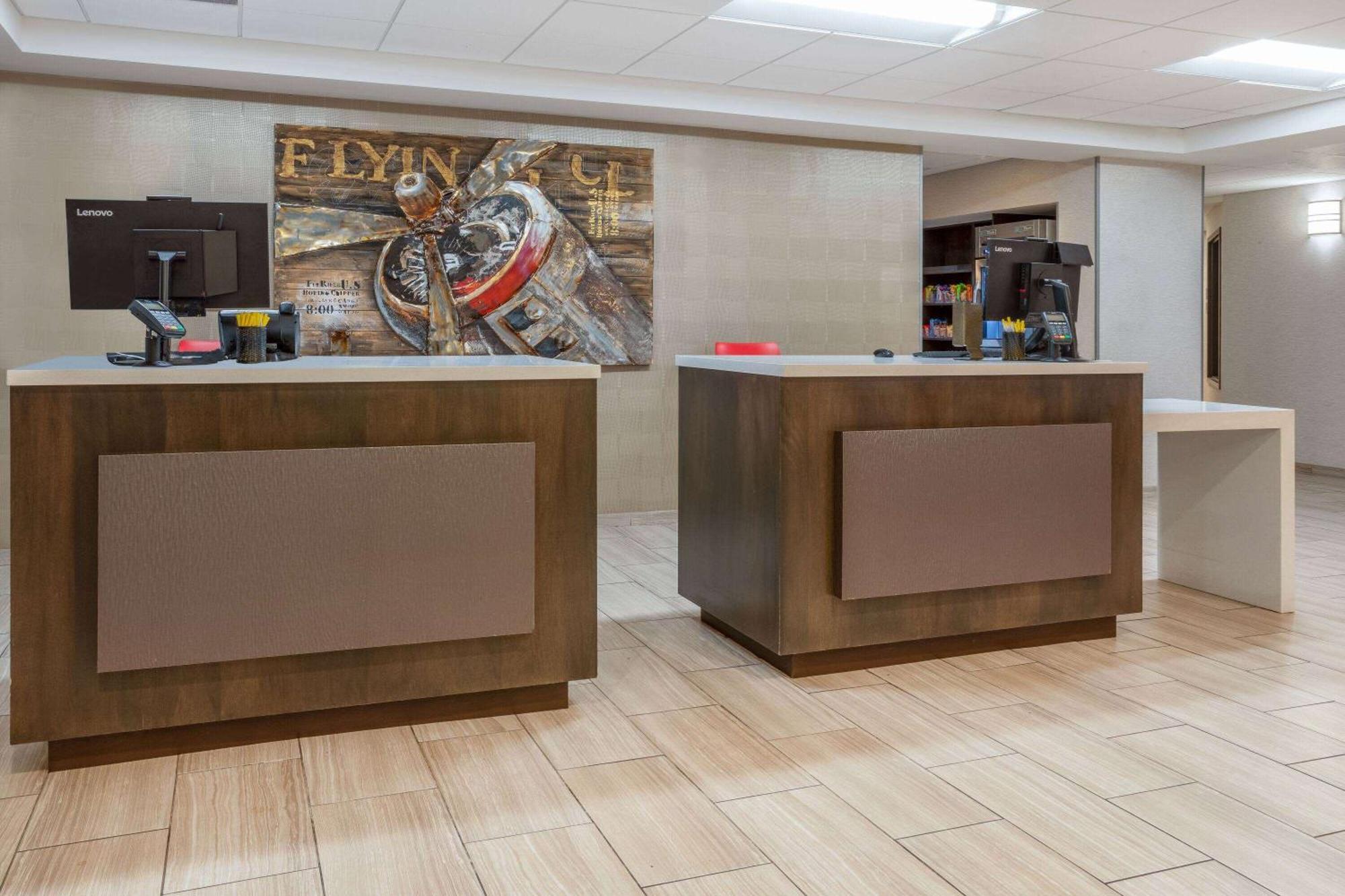 Days Inn & Suites By Wyndham Denver International Airport Zewnętrze zdjęcie