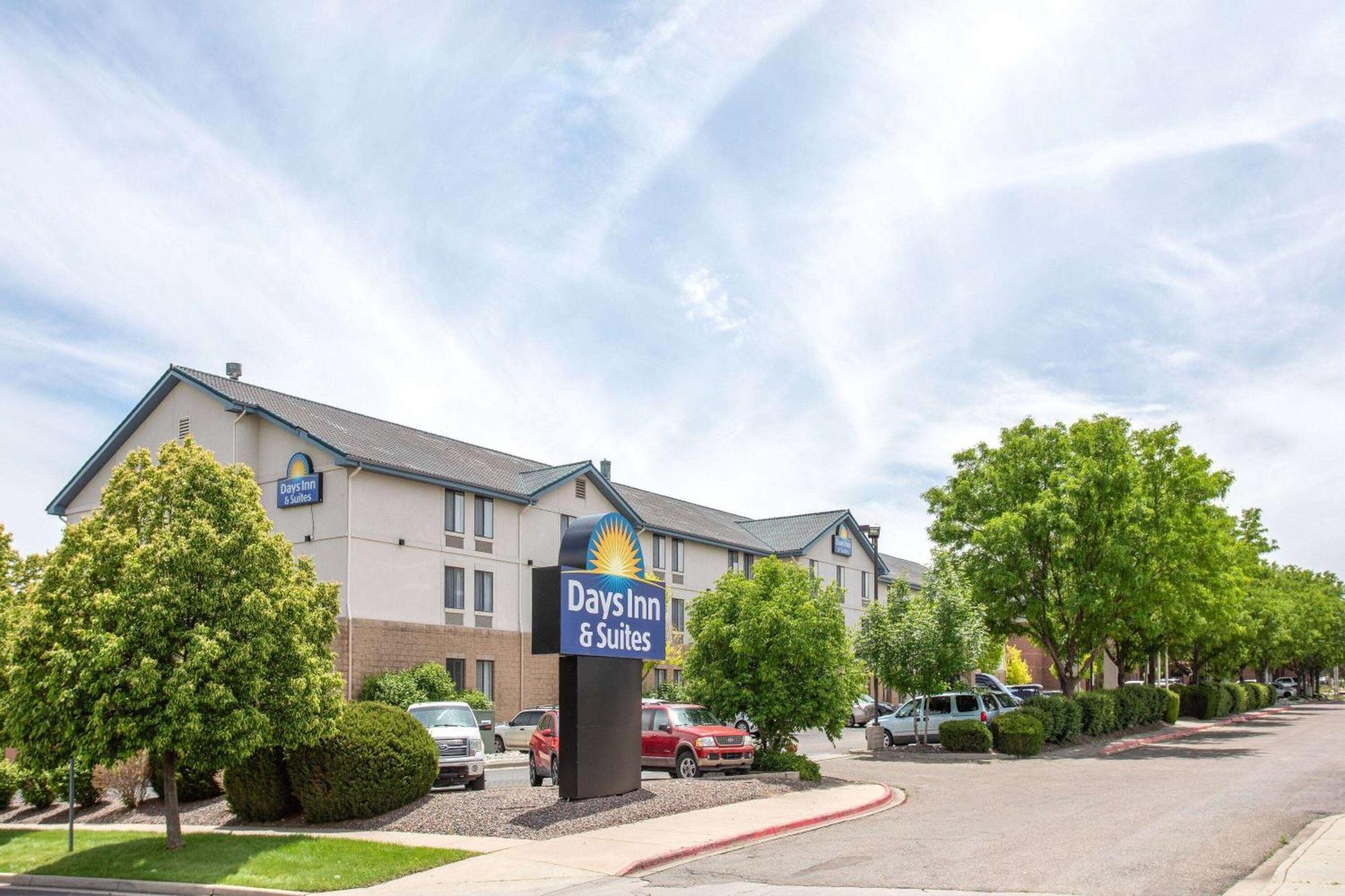 Days Inn & Suites By Wyndham Denver International Airport Zewnętrze zdjęcie
