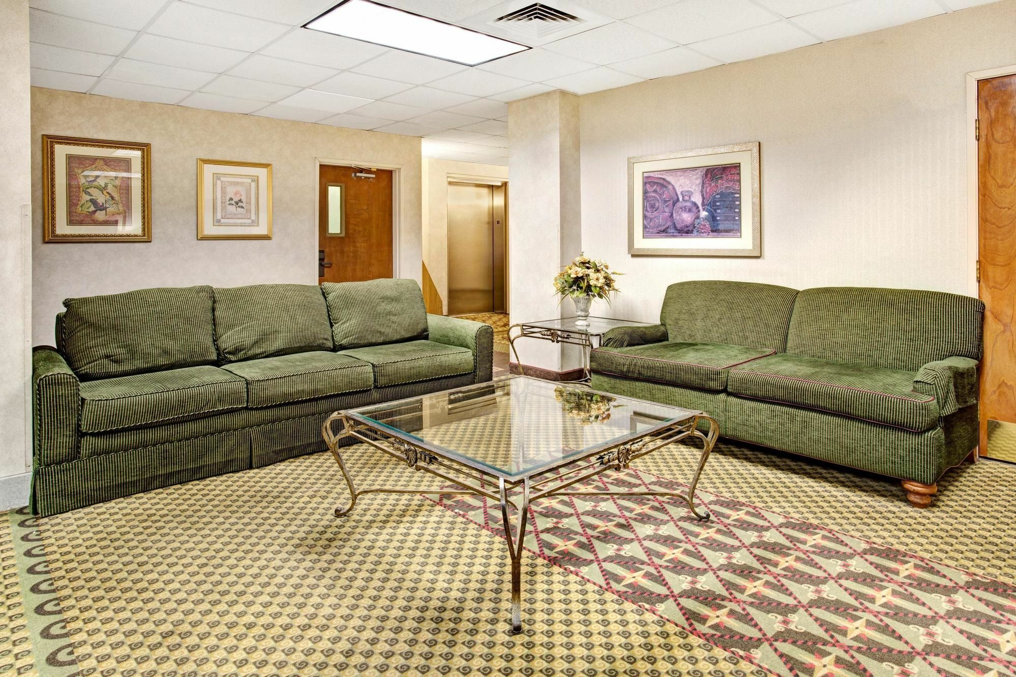 Days Inn & Suites By Wyndham Denver International Airport Zewnętrze zdjęcie