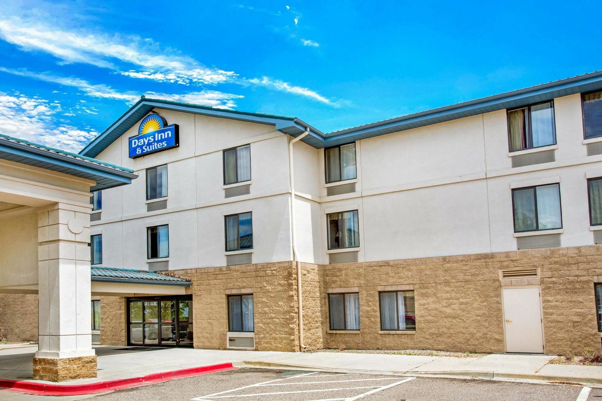 Days Inn & Suites By Wyndham Denver International Airport Zewnętrze zdjęcie